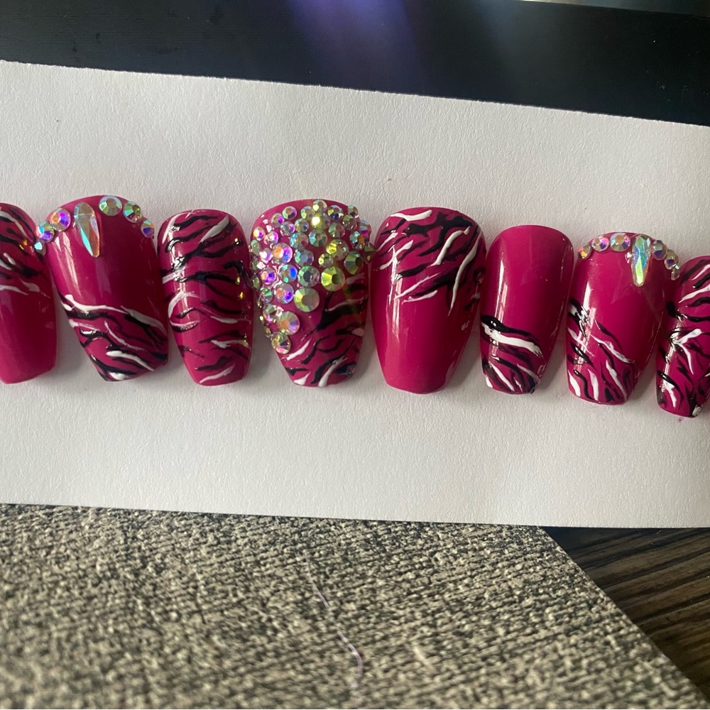 ❤️Handmade Nail Set with Pink Zebra Design - Picture 3 of 3